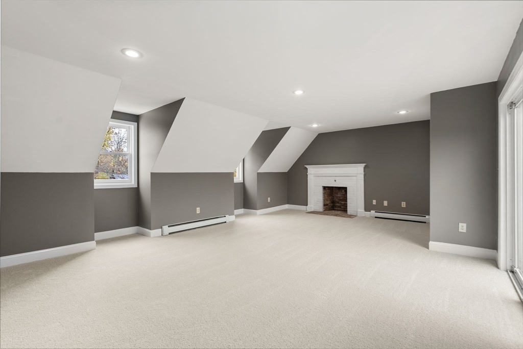 Greenfield, Massachusetts, 01301, United States, 4 Bedrooms Bedrooms, ,4 BathroomsBathrooms,Residential,For Sale,1967779