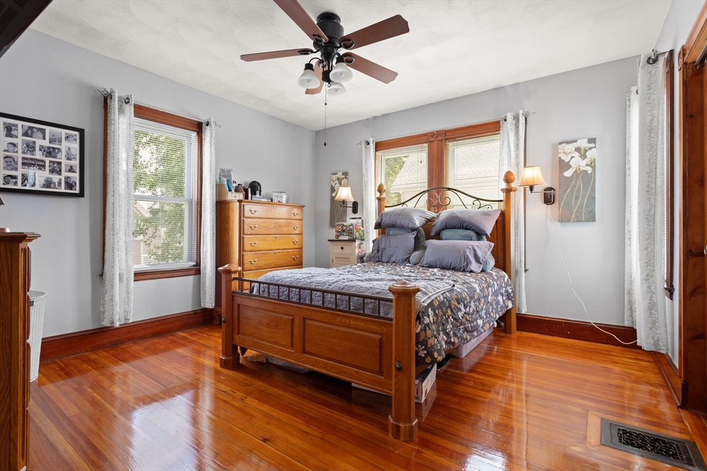 Medford, Massachusetts, 02155, United States, 4 Bedrooms Bedrooms, ,3 BathroomsBathrooms,Residential,For Sale,1923134