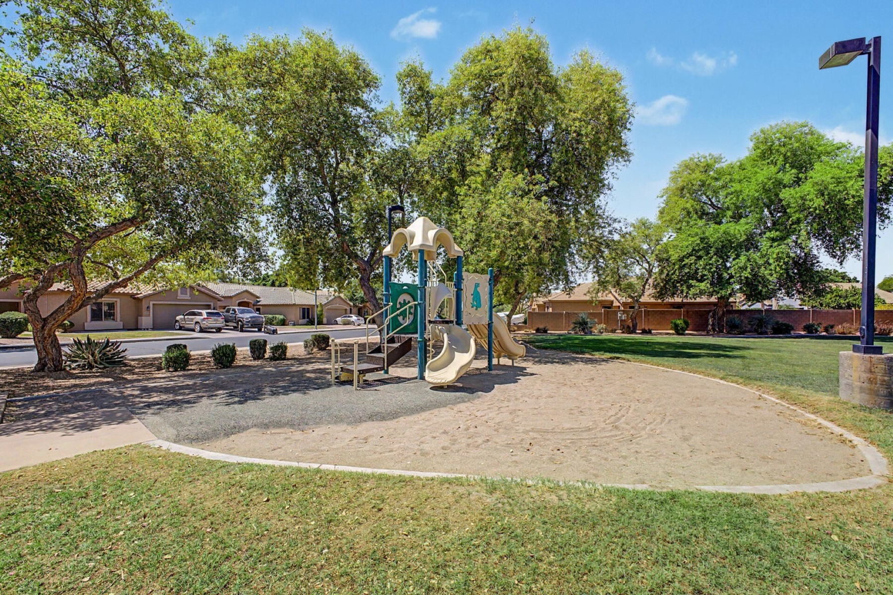  10334 E Juanita Avenue  Mesa, AZ - 物件實景