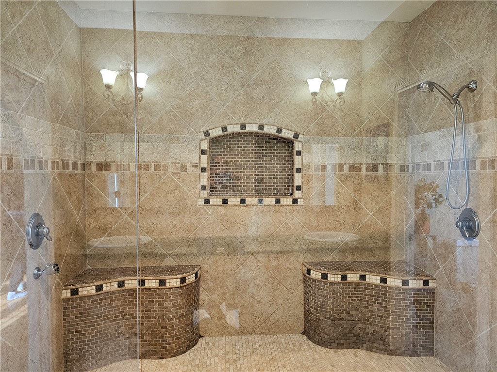 Gentry, Arkansas, 72734, United States, 5 Bedrooms Bedrooms, ,3 BathroomsBathrooms,Residential,For Sale,1778462