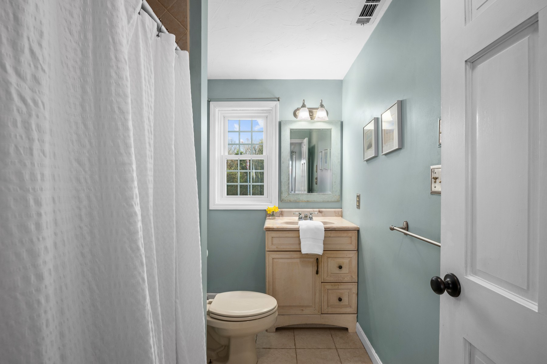  387 West Main Street, Millbury, MA 01527 - 物件實景