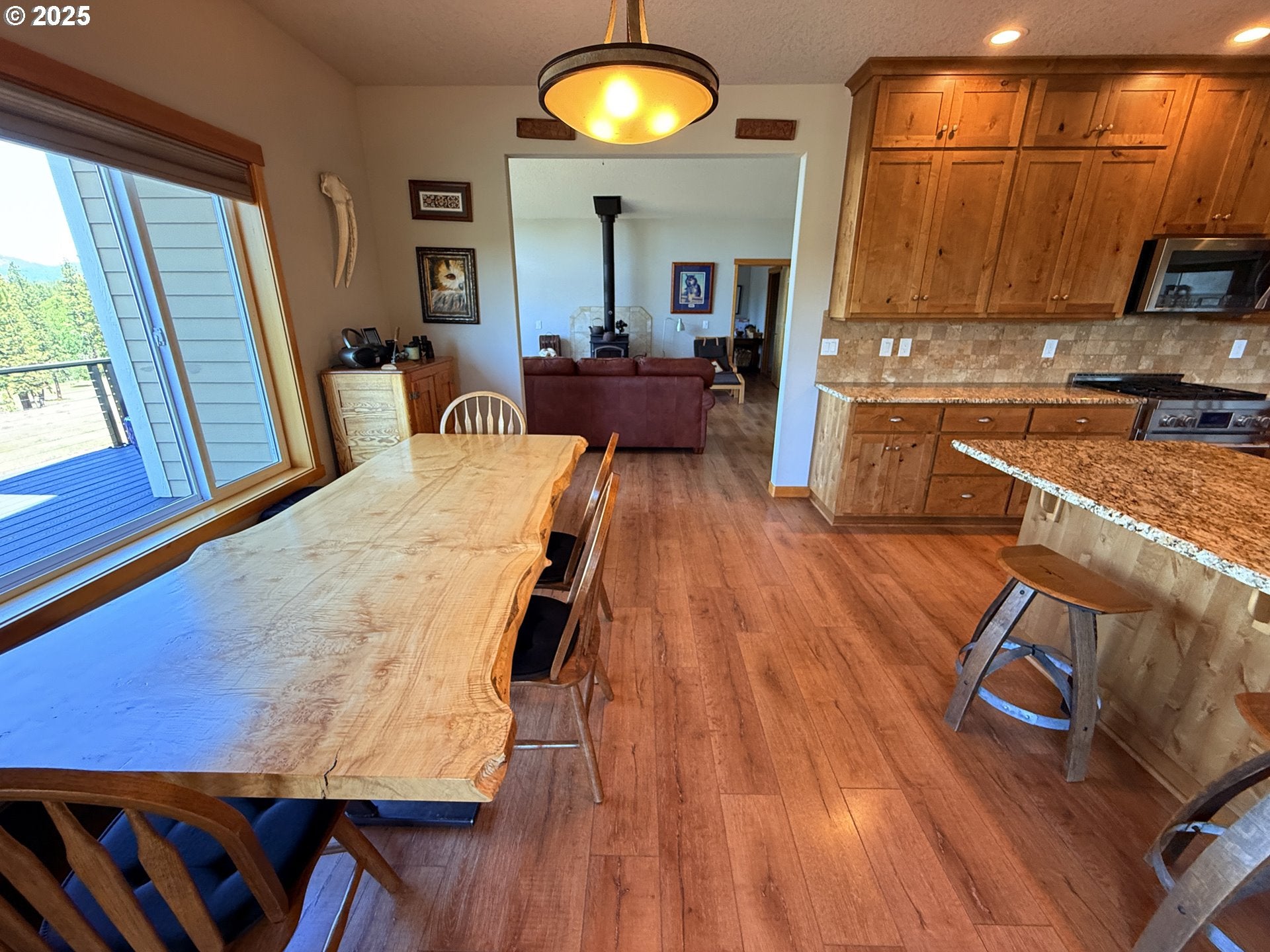 Goldendale, Washington, 98620, United States, 2 Bedrooms Bedrooms, ,2 BathroomsBathrooms,Residential,For Sale,1906644