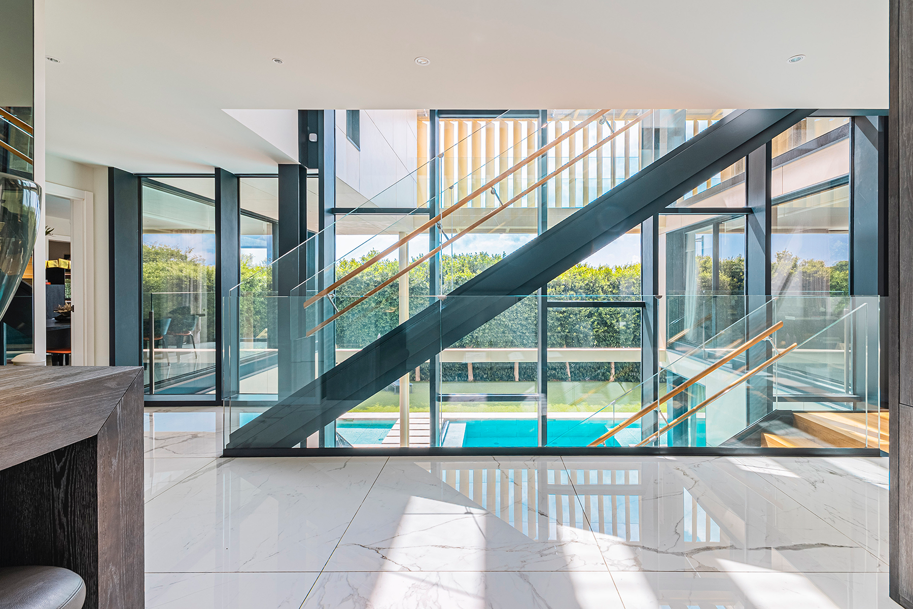  Luxury contemporary villa with pool, garden, and top energy efficiency - 物件實景