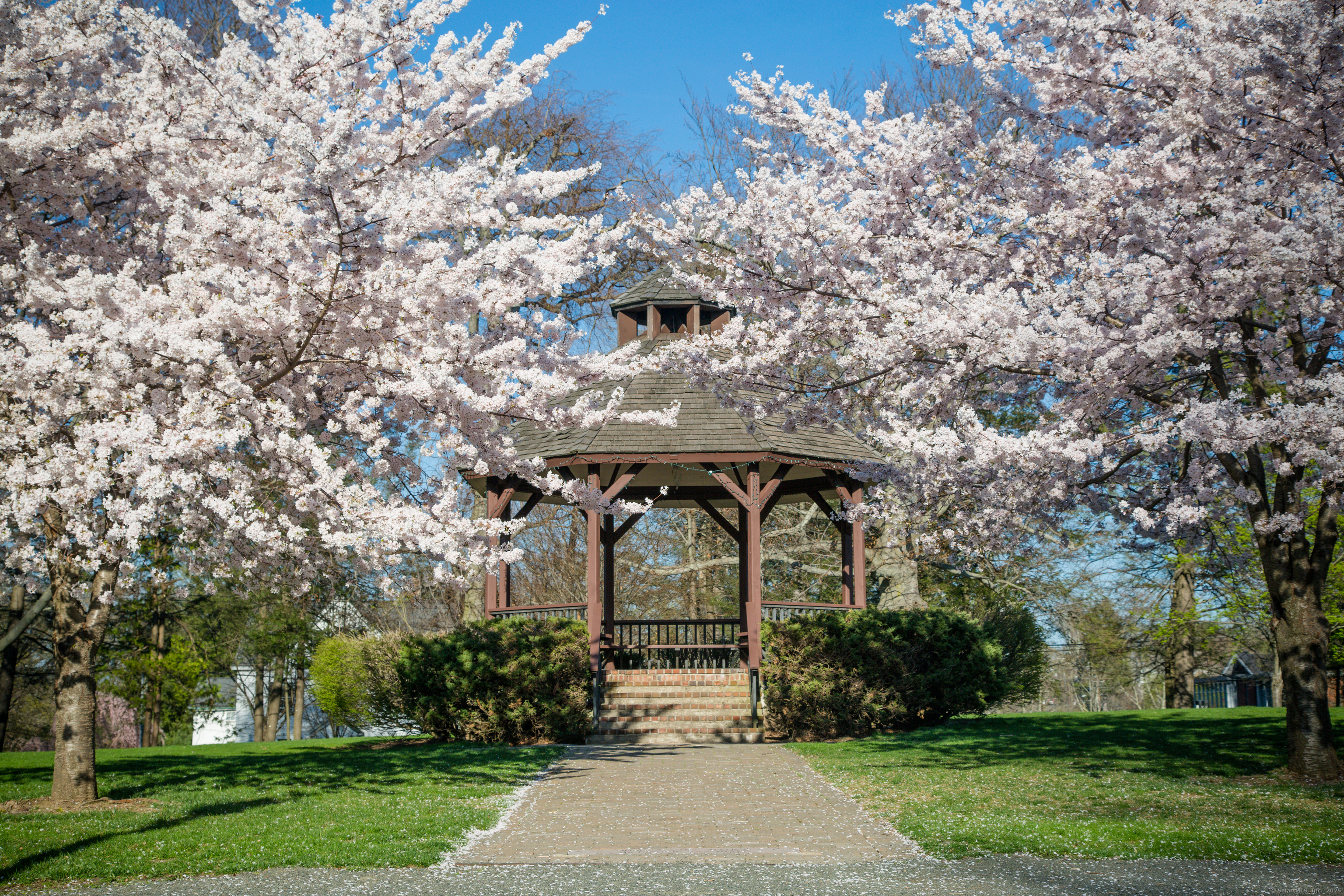 Ridgefield, Connecticut, 06877, United States, 3 Bedrooms Bedrooms, ,3 BathroomsBathrooms,Residential,For Sale,1950980