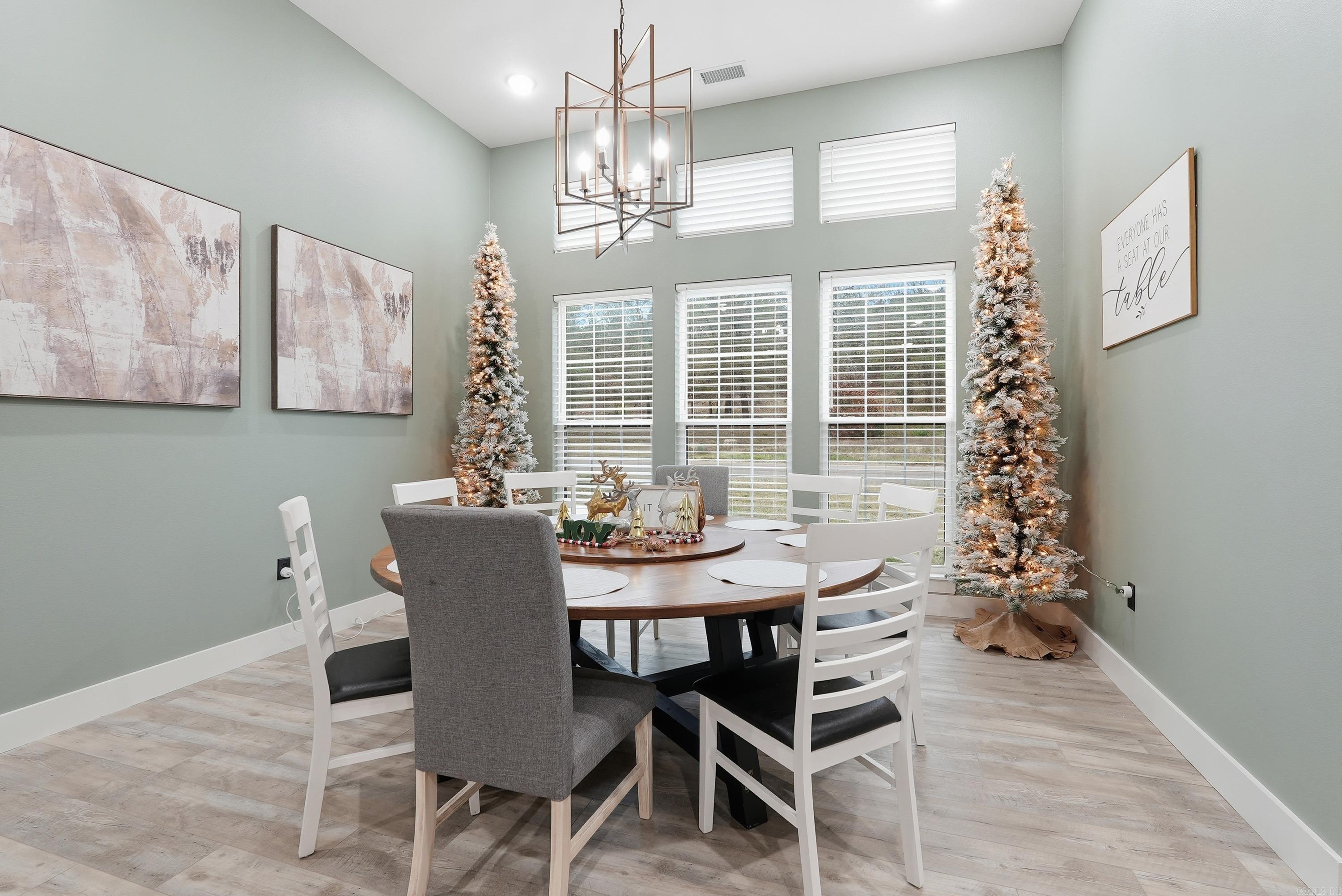 Morrilton, Arkansas, 72110, United States, 3 Bedrooms Bedrooms, ,4 BathroomsBathrooms,Residential,For Sale,2003394