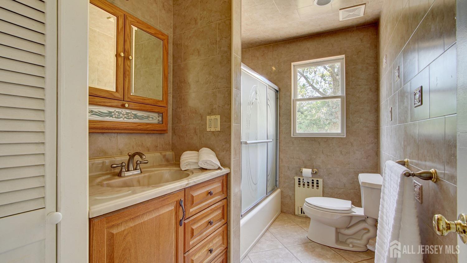 East Brunswick, New Jersey, 08816, United States, 3 Bedrooms Bedrooms, ,1 BathroomBathrooms,Residential,For Sale,1794139