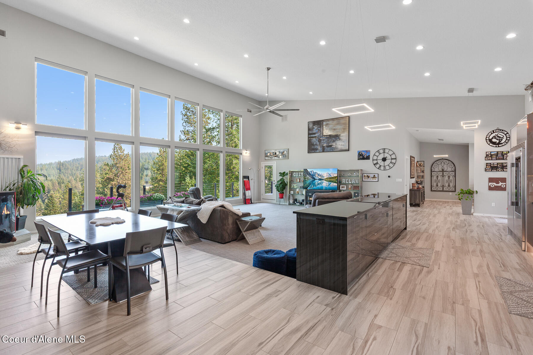 Coeur D'alene, Idaho, 83814, United States, 3 Bedrooms Bedrooms, ,Residential,For Sale,1942138