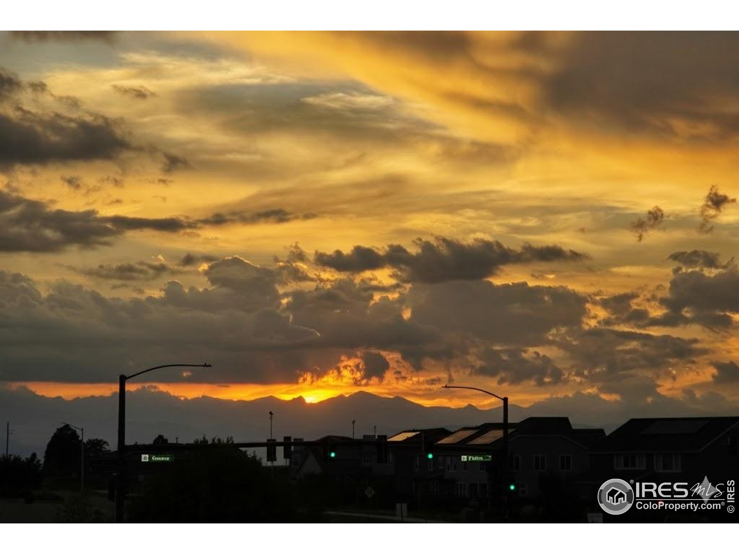 Thornton, Colorado, 80602, United States, 4 Bedrooms Bedrooms, ,4 BathroomsBathrooms,Residential,For Sale,1988981