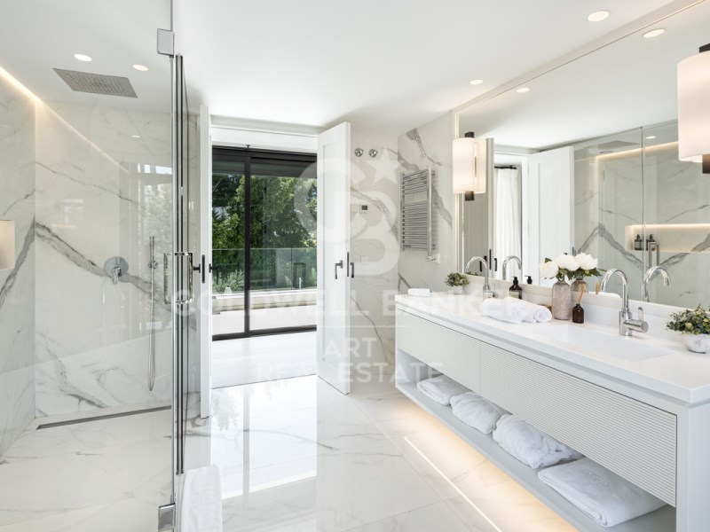 Marbella, Andalusia, ES, 5 Bedrooms Bedrooms, ,5 BathroomsBathrooms,Residential,For Sale,1760683