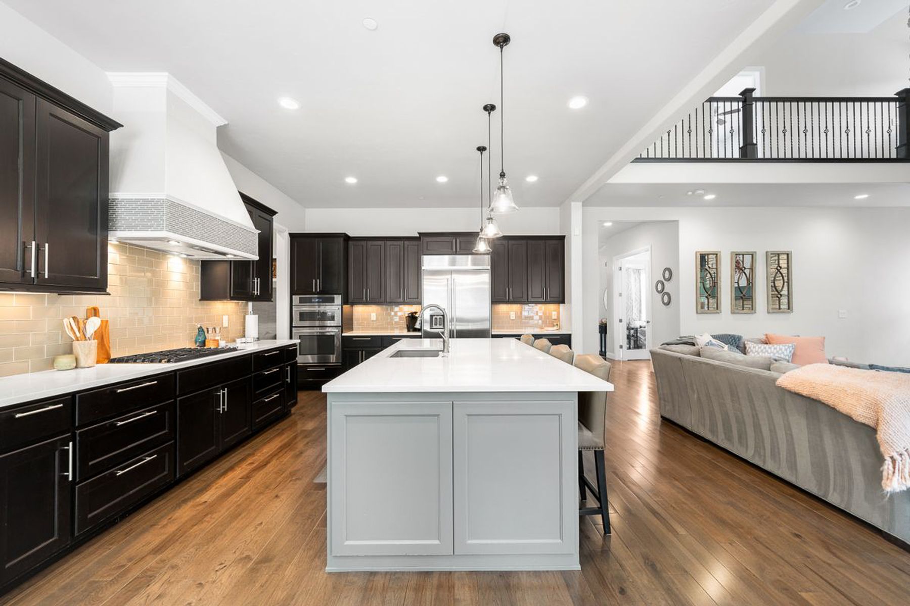  Beautifully upgraded home blends luxury, comfort, and functionality. - 物件實景