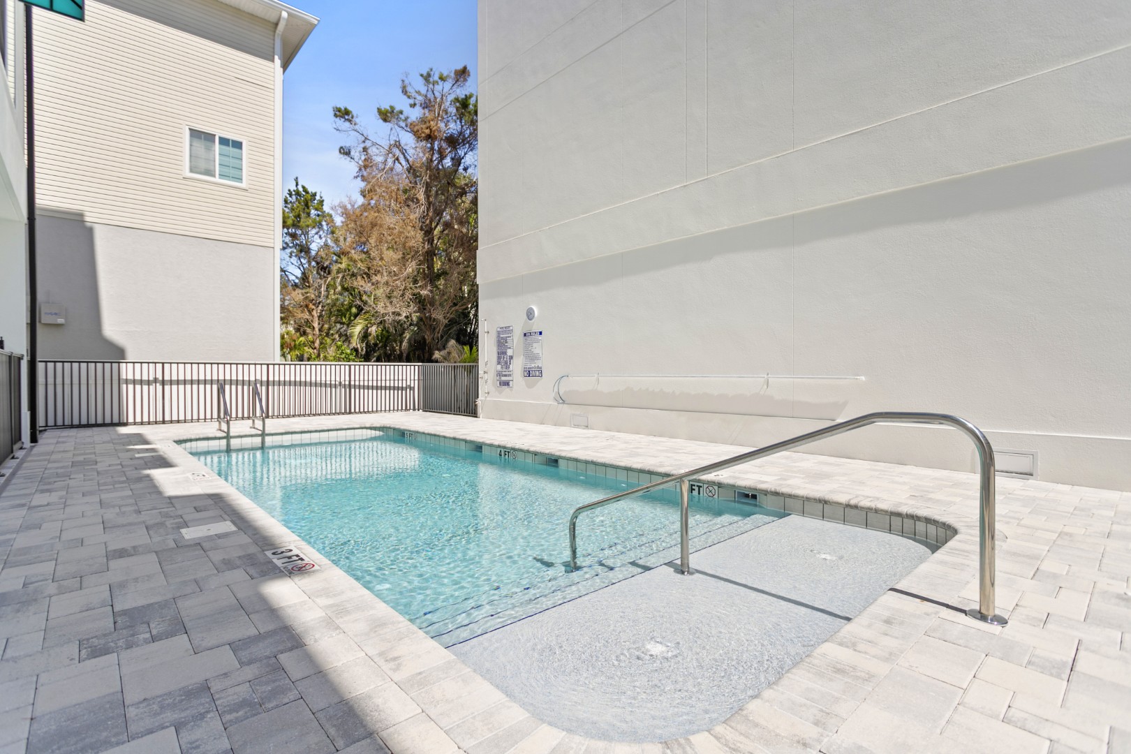 Madeira Beach, Florida, 33708, United States, 5 Bedrooms Bedrooms, ,4 BathroomsBathrooms,Residential,For Sale,1810583