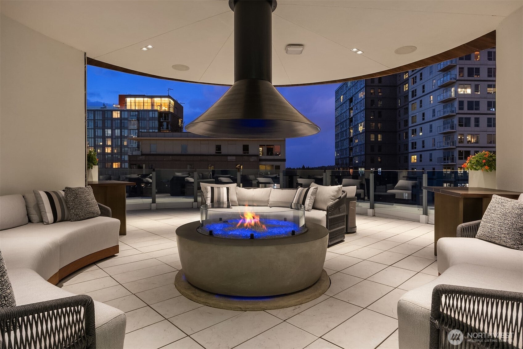 Bellevue, Washington, 98004, United States, 1 Bedroom Bedrooms, ,1 BathroomBathrooms,Residential,For Sale,1987497