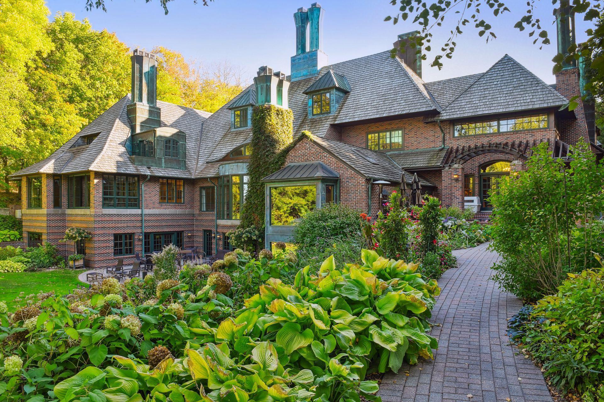 Woodland, Minnesota, 55391, United States, 6 Bedrooms Bedrooms, ,8 BathroomsBathrooms,Residential,For Sale,1875713