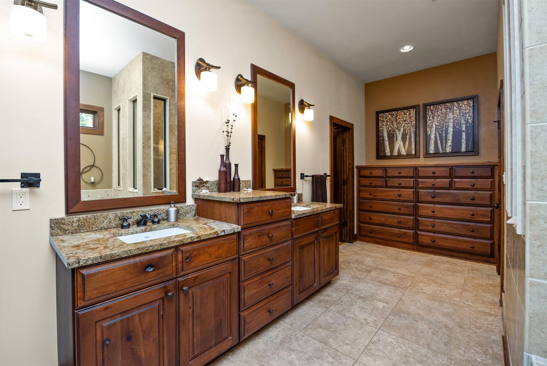 Polk City, Iowa, 50226, United States, 5 Bedrooms Bedrooms, ,5 BathroomsBathrooms,Residential,For Sale,1975631