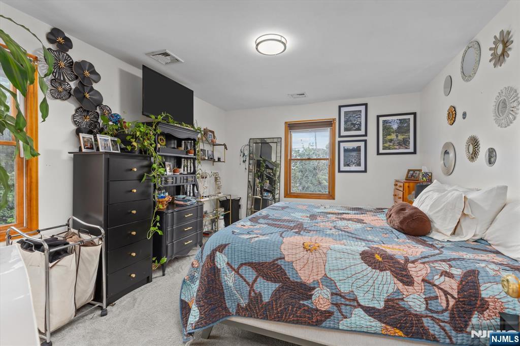 Lyndhurst, New Jersey, 07071, United States, 3 Bedrooms Bedrooms, ,2 BathroomsBathrooms,Residential,For Sale,1945012