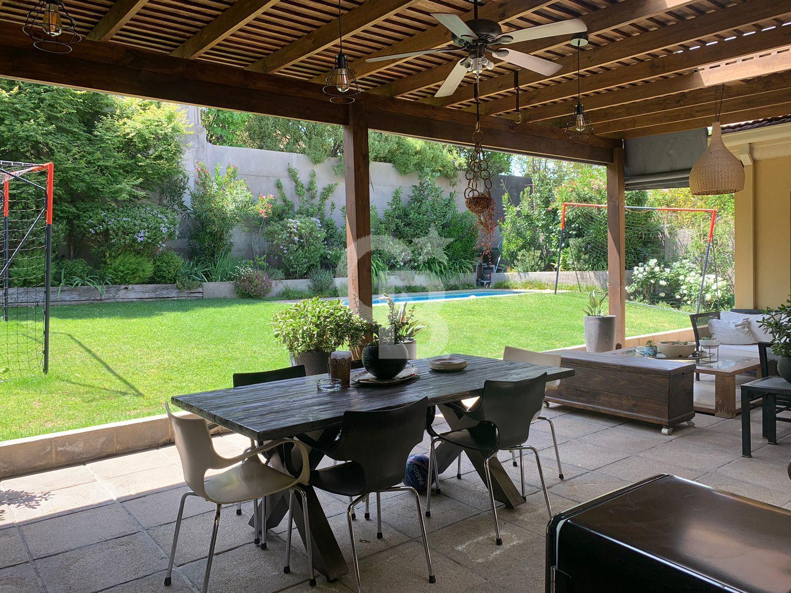 Lo Barnechea, Chile, 5 Bedrooms Bedrooms, ,4 BathroomsBathrooms,Residential,For Sale,1992100