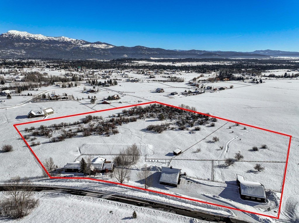 McCall, Idaho, 83638, United States, 4 Bedrooms Bedrooms, ,2 BathroomsBathrooms,Residential,For Sale,1828717