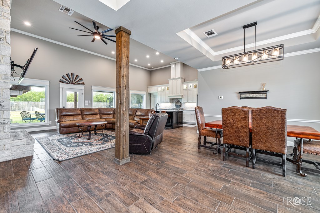 San Angelo, Texas, 76904, United States, 4 Bedrooms Bedrooms, ,3 BathroomsBathrooms,Residential,For Sale,1941771