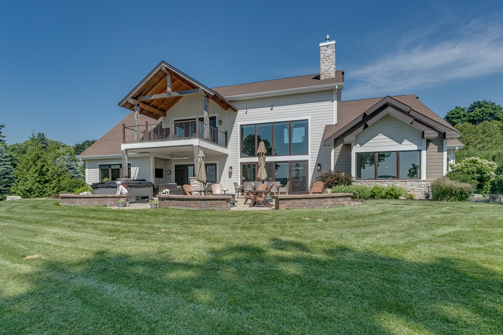 Sturgeon Bay, Wisconsin, 54235, United States, 3 Bedrooms Bedrooms, ,5 BathroomsBathrooms,Residential,For Sale,1941719