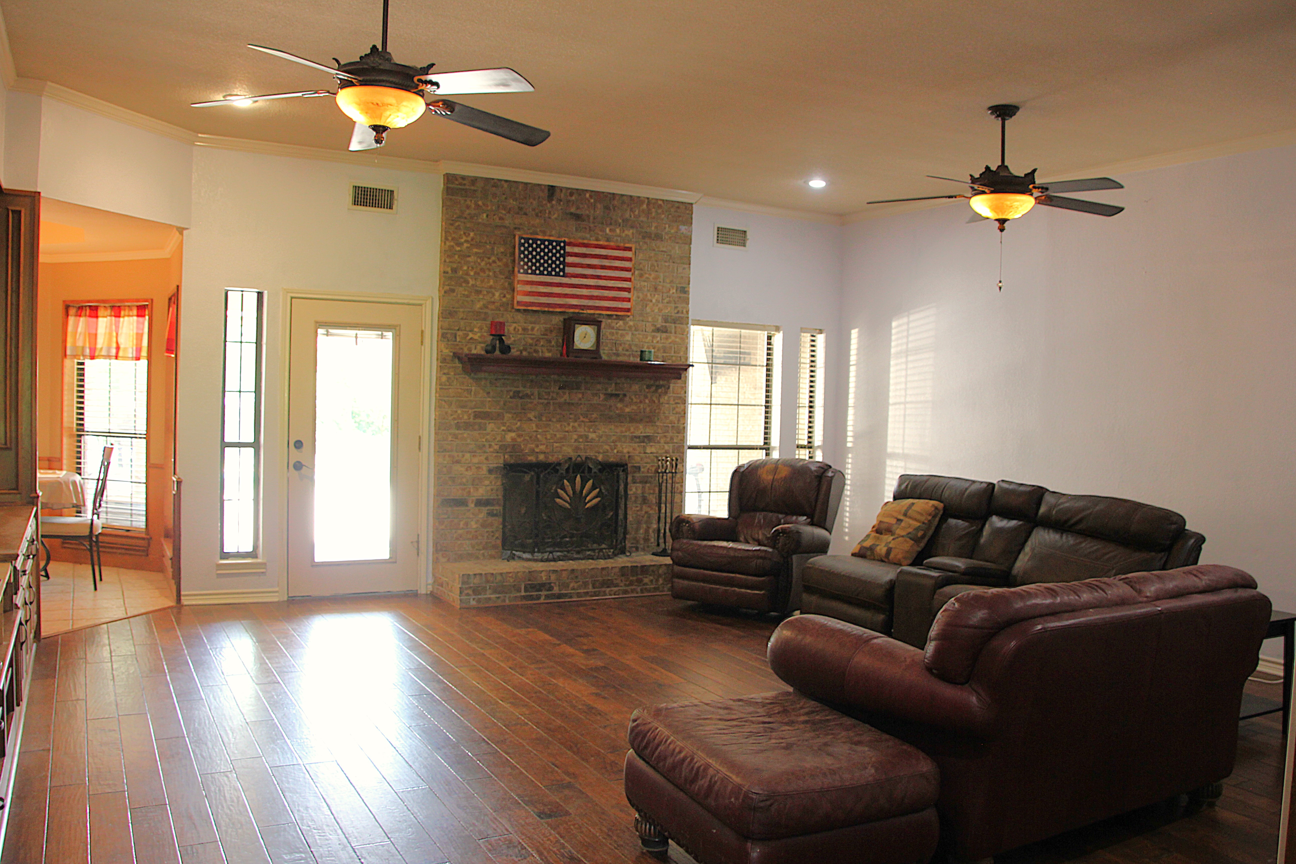 Sherman, Texas, 75495, United States, 4 Bedrooms Bedrooms, ,3 BathroomsBathrooms,Residential,For Sale,1913206