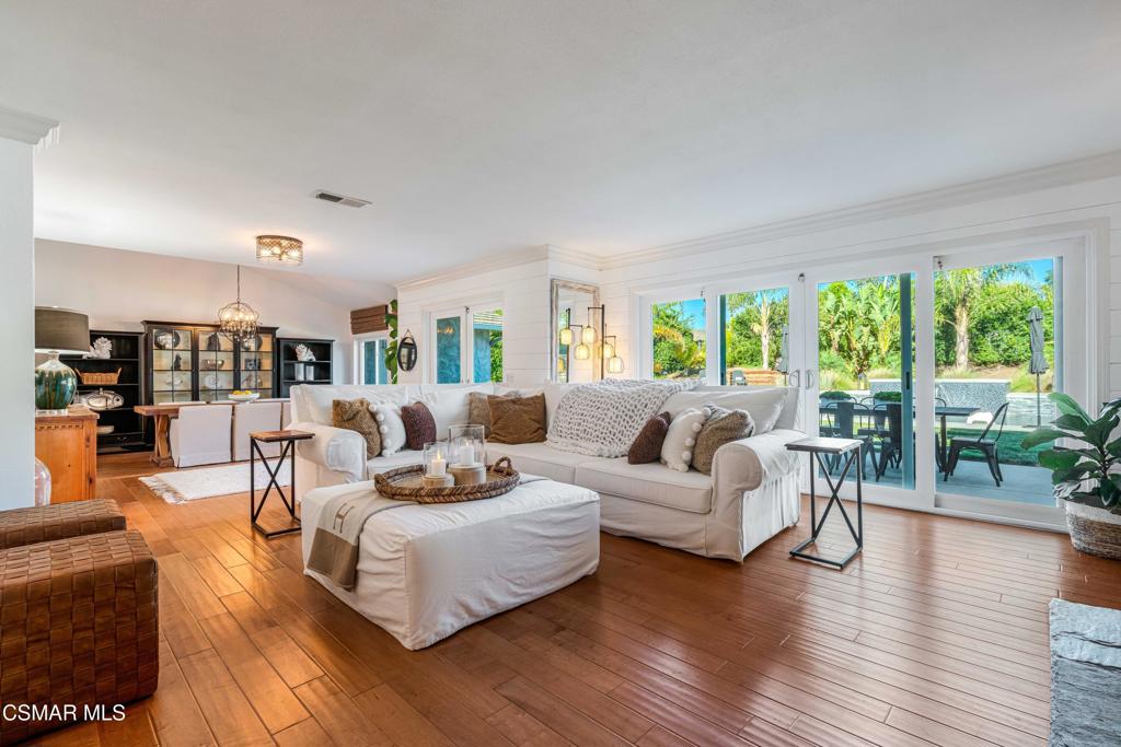 Simi Valley, California, 93065, United States, 4 Bedrooms Bedrooms, ,3 BathroomsBathrooms,Residential,For Sale,1941283