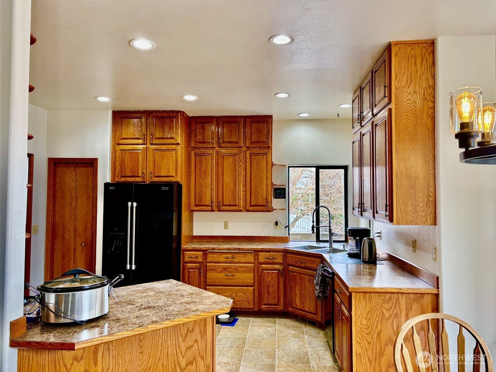 Wenatchee, Washington, 98801, United States, 5 Bedrooms Bedrooms, ,4 BathroomsBathrooms,Residential,For Sale,1723566
