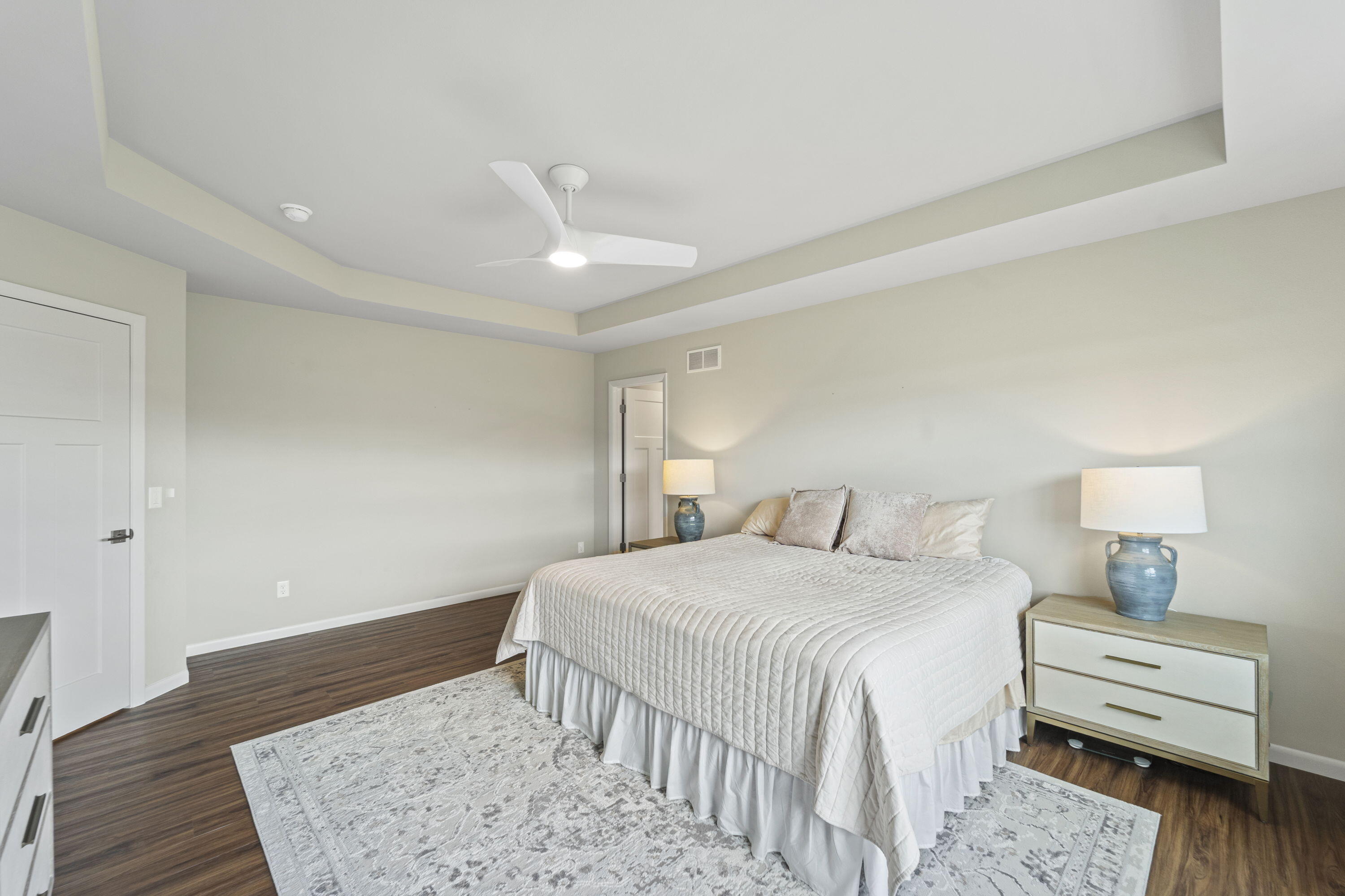 Mequon, Wisconsin, 53097, United States, 5 Bedrooms Bedrooms, ,4 BathroomsBathrooms,Residential,For Sale,1932349