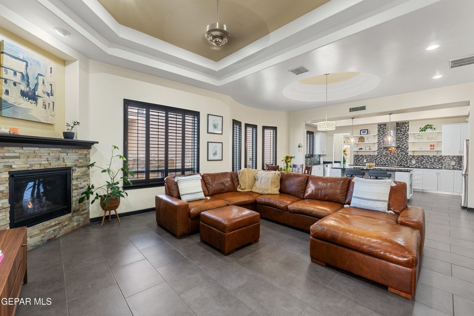 El Paso, Texas, 79912, United States, 4 Bedrooms Bedrooms, ,3 BathroomsBathrooms,Residential,For Sale,1997746