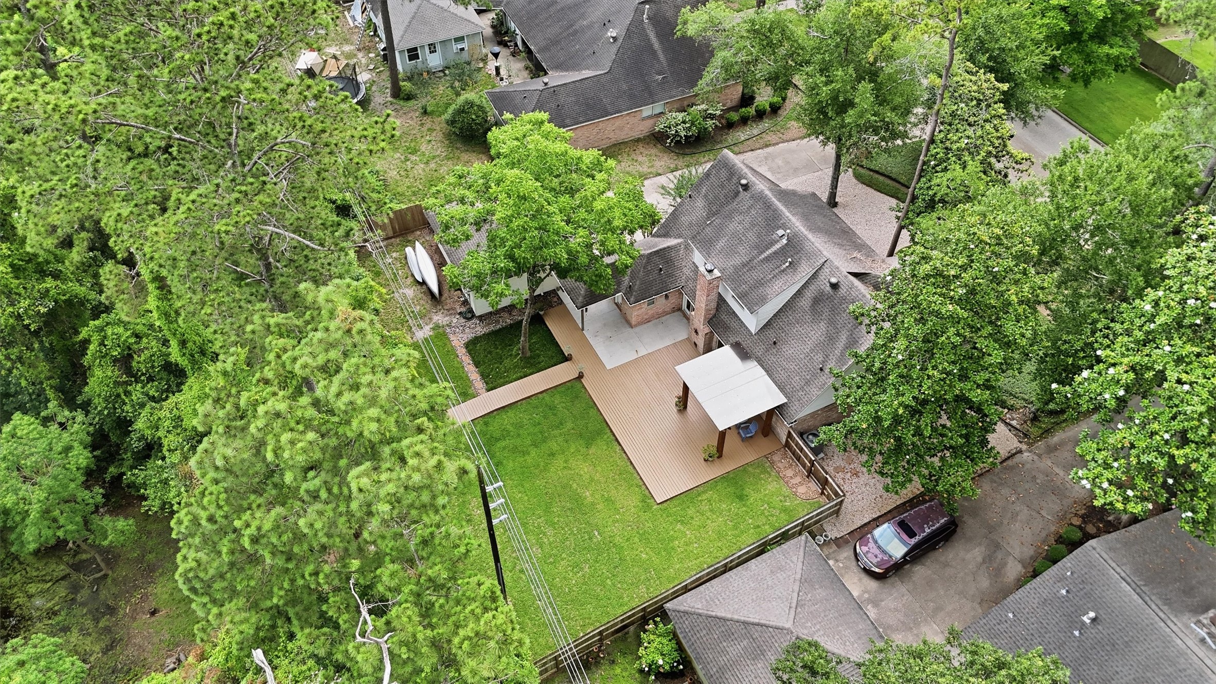  2018 Deer Springs Drive - 物件實景