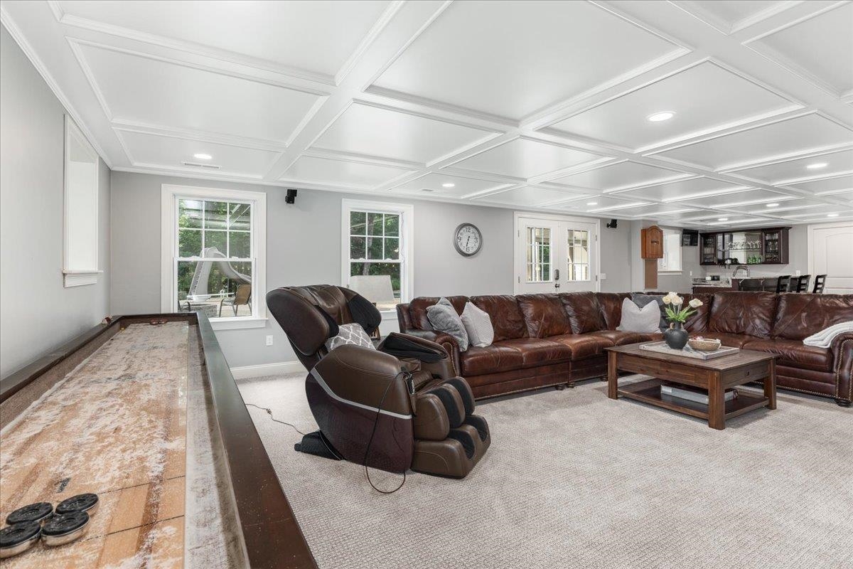 Bedford, New Hampshire, 03110, United States, 4 Bedrooms Bedrooms, ,5 BathroomsBathrooms,Residential,For Sale,1865787