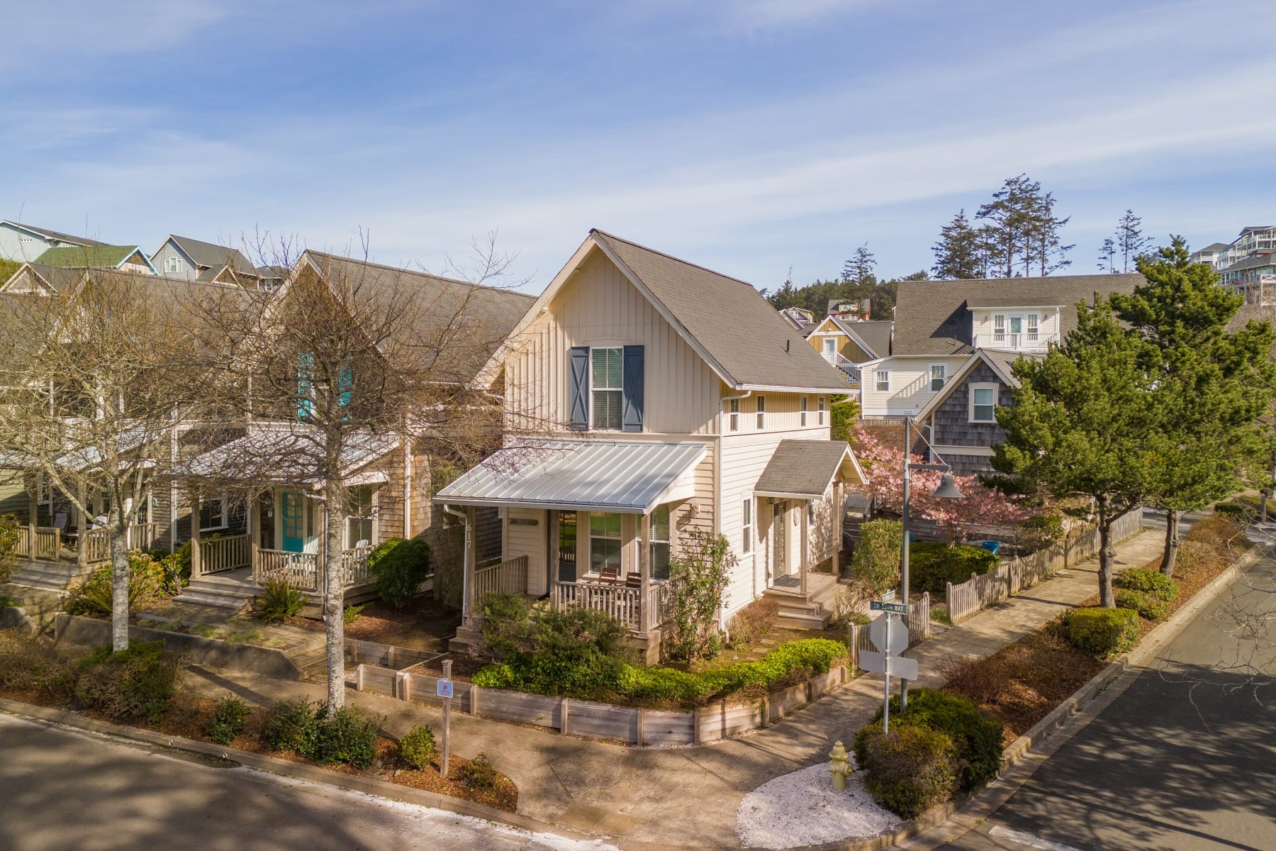  617 SW 27TH WAY Lincoln City, OR 97367 - 物件實景