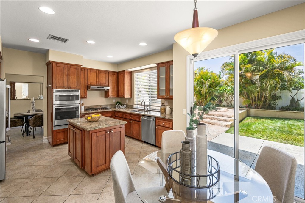 Lake Forest, California, 92610, United States, 5 Bedrooms Bedrooms, ,3 BathroomsBathrooms,Residential,For Sale,1903296