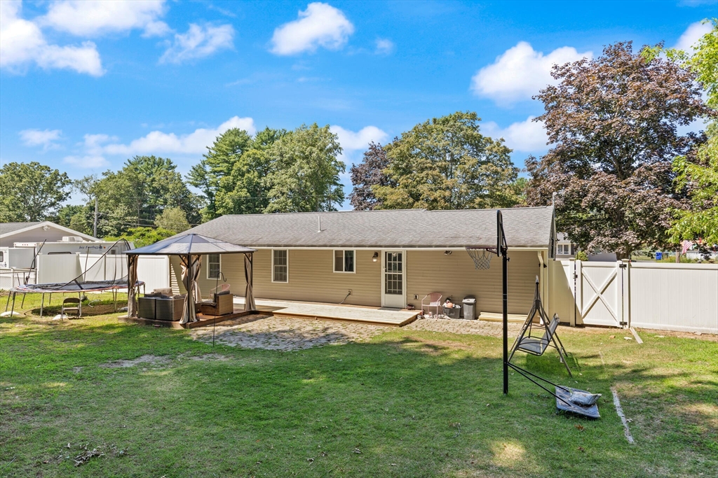 Raynham, Massachusetts, 02767, United States, 3 Bedrooms Bedrooms, ,1 BathroomBathrooms,Residential,For Sale,1918032