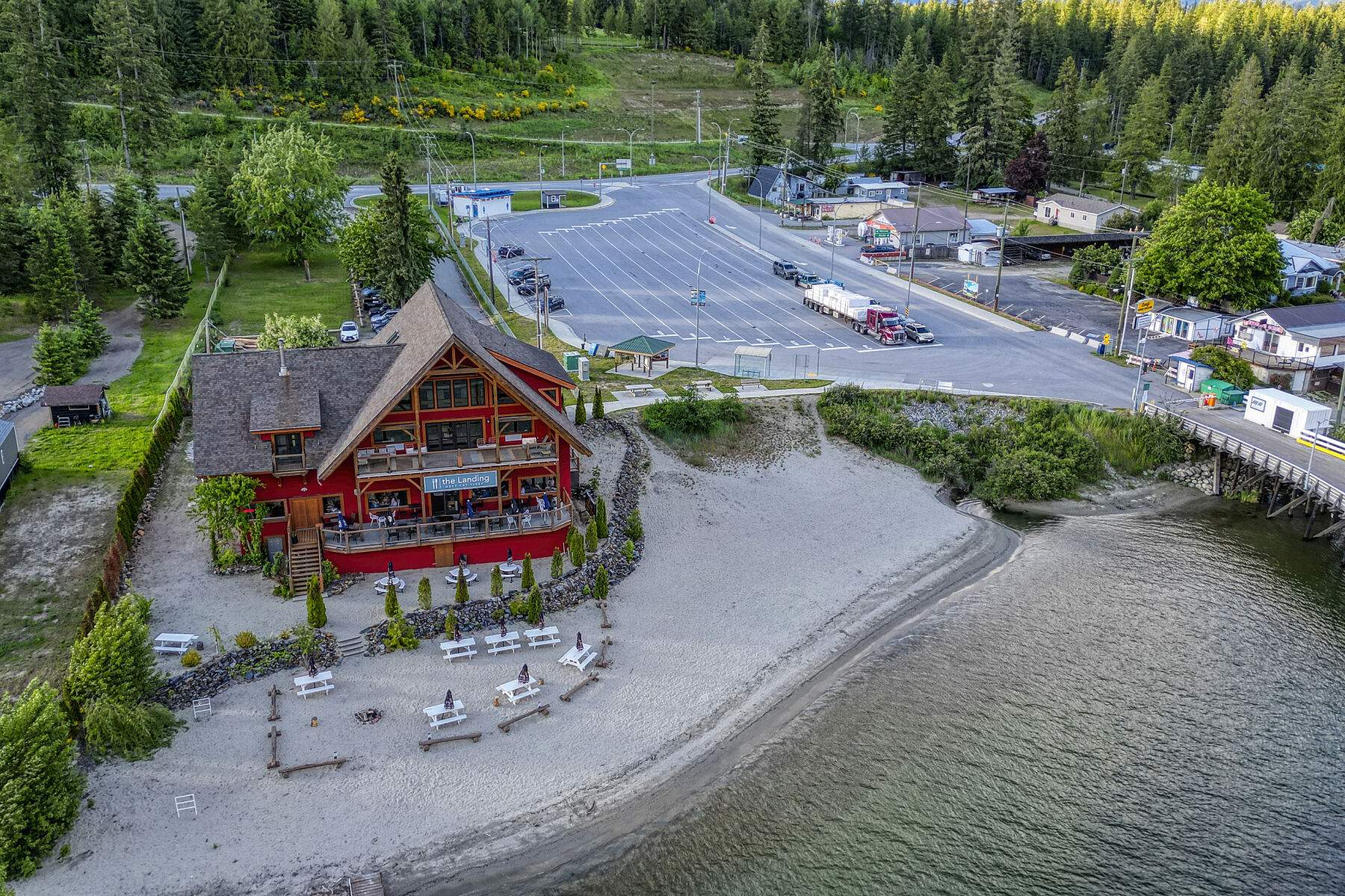  Kootenay Private Waterfront - 物件實景