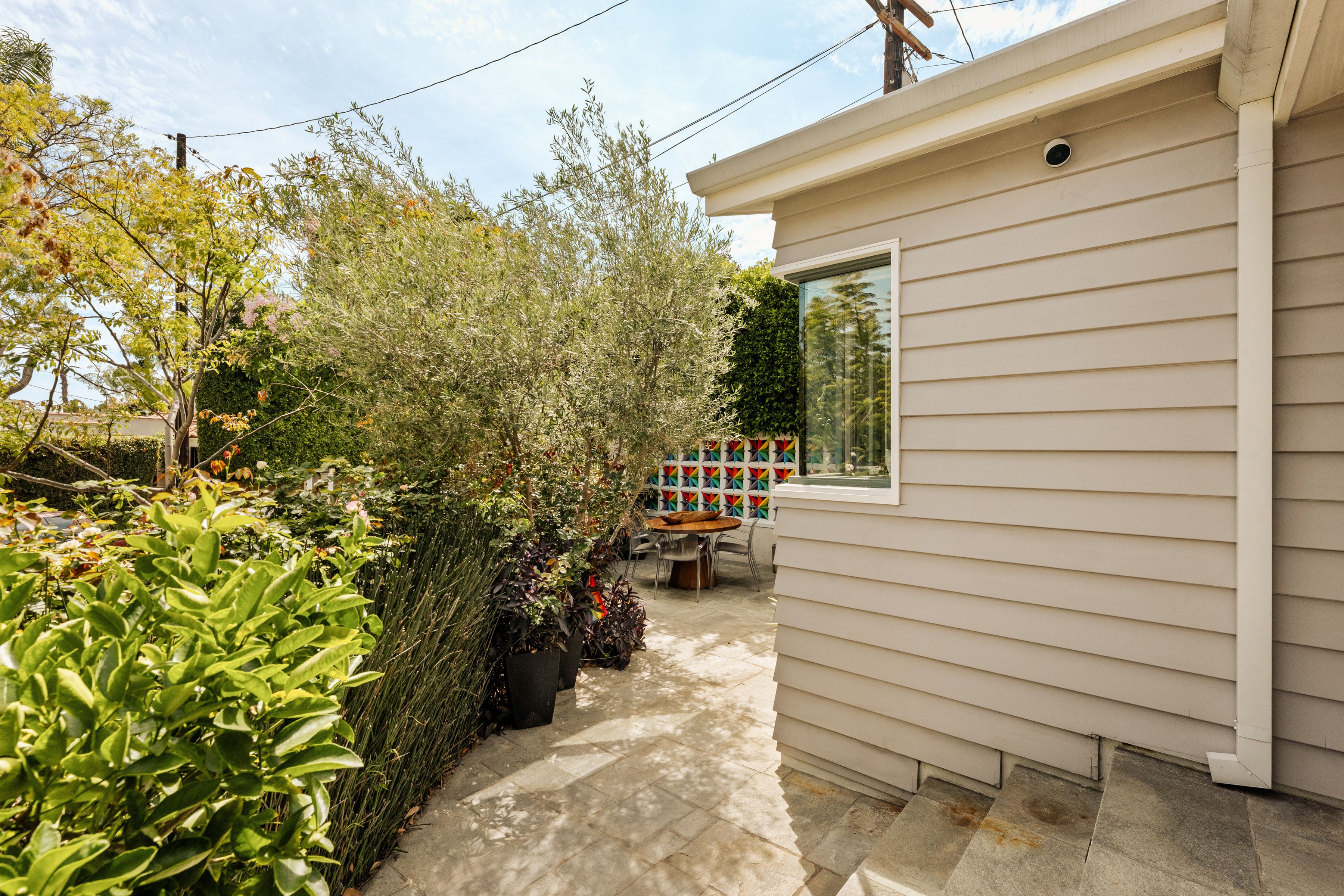  9009 Lloyd Place - 物件實景