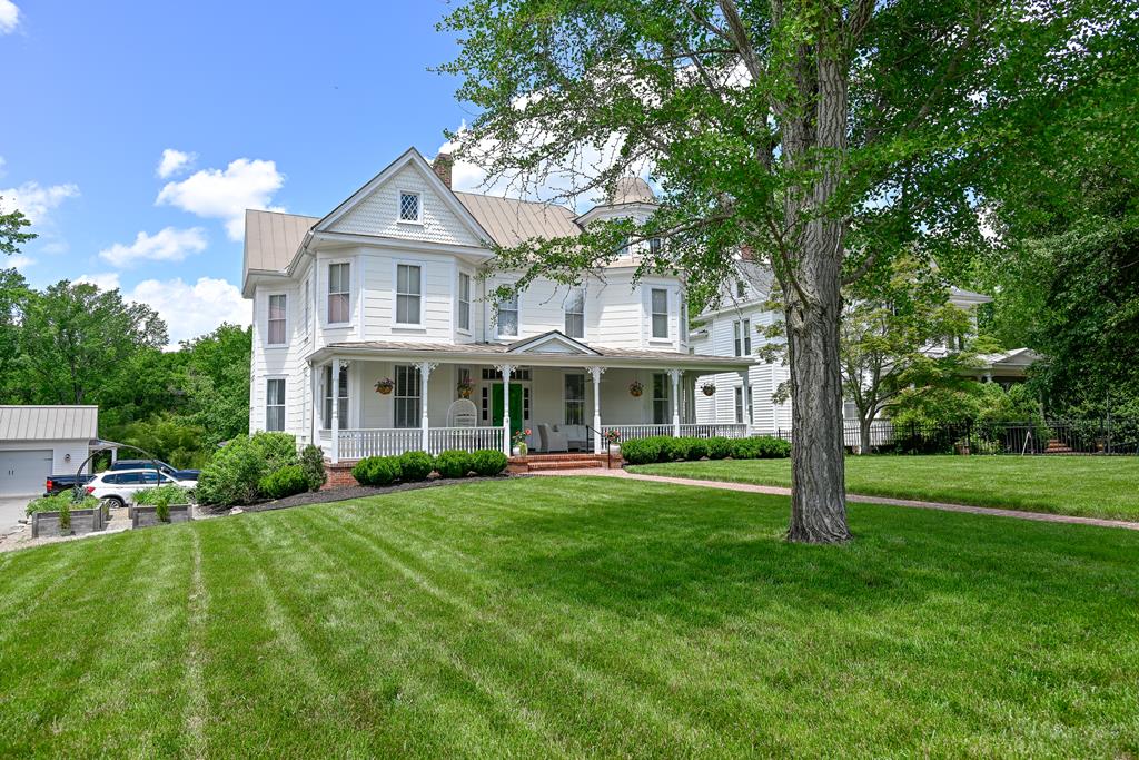 Farmville, Virginia, 23901, United States, 5 Bedrooms Bedrooms, ,5 BathroomsBathrooms,Residential,For Sale,1837086