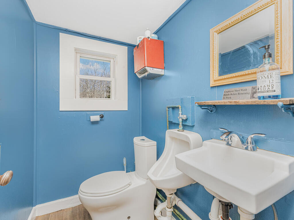 Middletown, New York, 12406, United States, ,1 BathroomBathrooms,Residential,For Sale,1976639