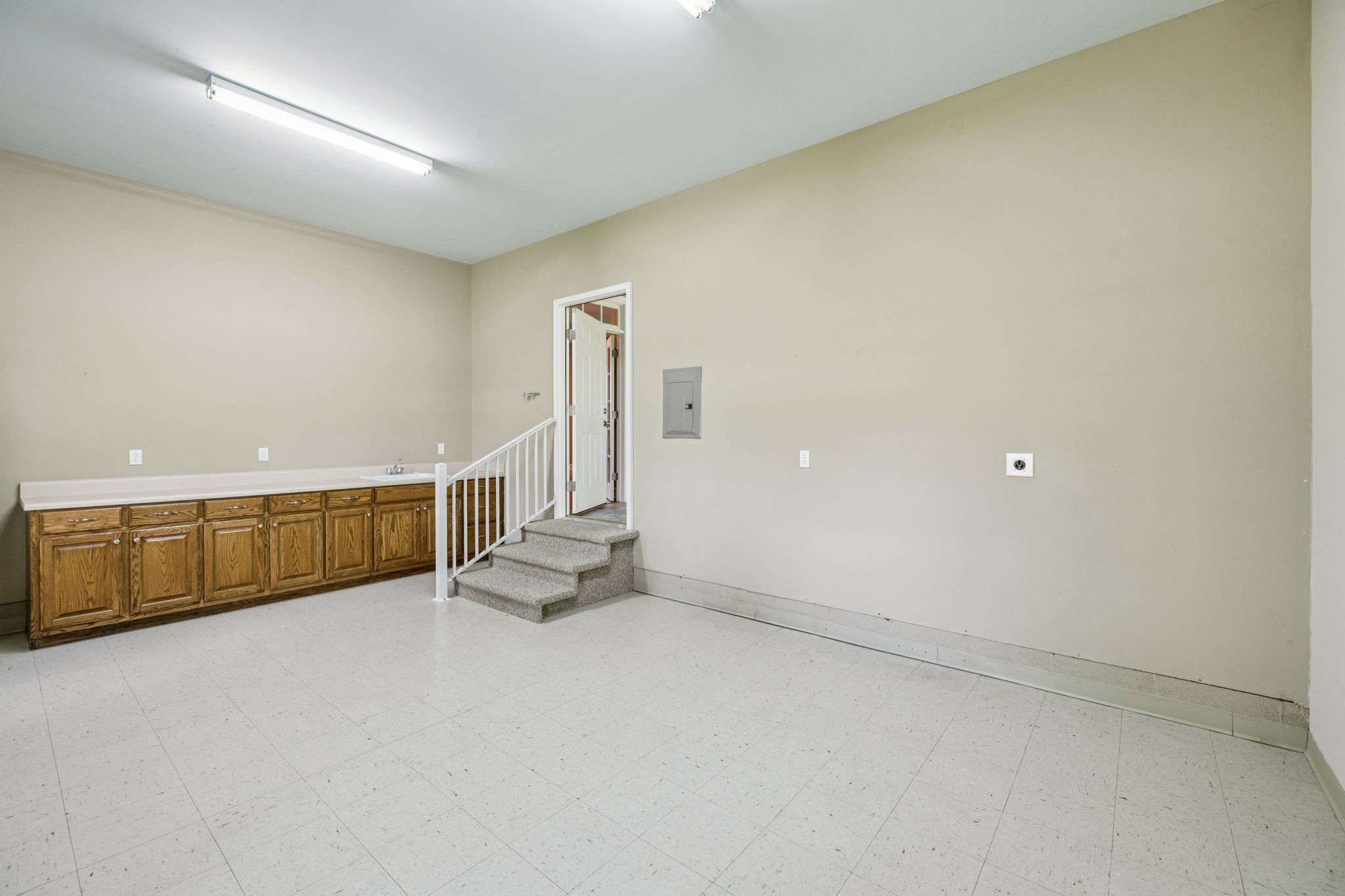 Manchester, Tennessee, 37355, United States, 4 Bedrooms Bedrooms, ,4 BathroomsBathrooms,Residential,For Sale,1937167