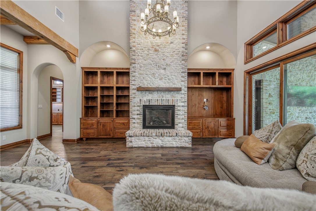 Bryan, Texas, 77802, United States, 4 Bedrooms Bedrooms, ,6 BathroomsBathrooms,Residential,For Sale,1986071