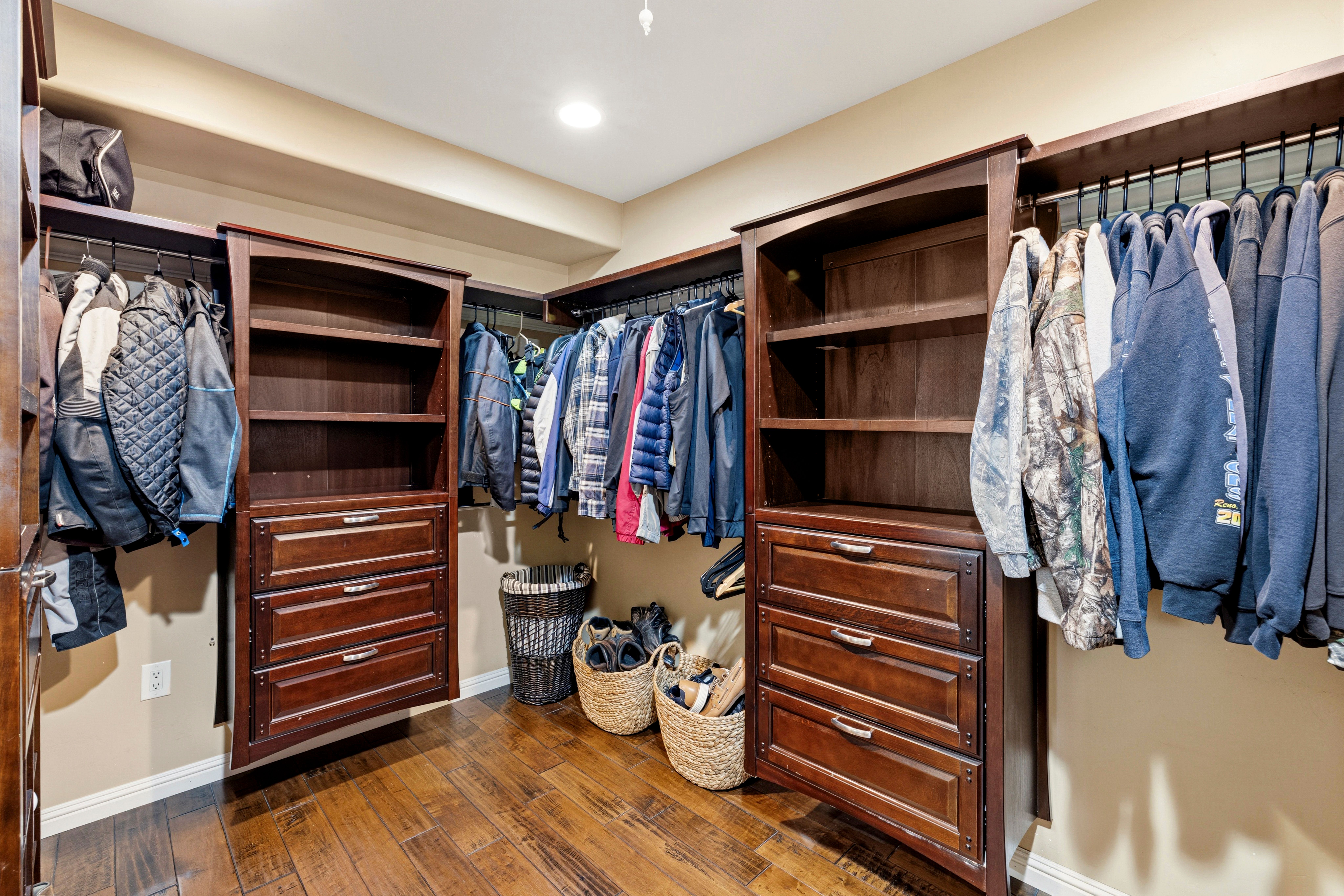  8723 Phoenix Avenue, Fair Oaks, CA 95628 - 物件實景