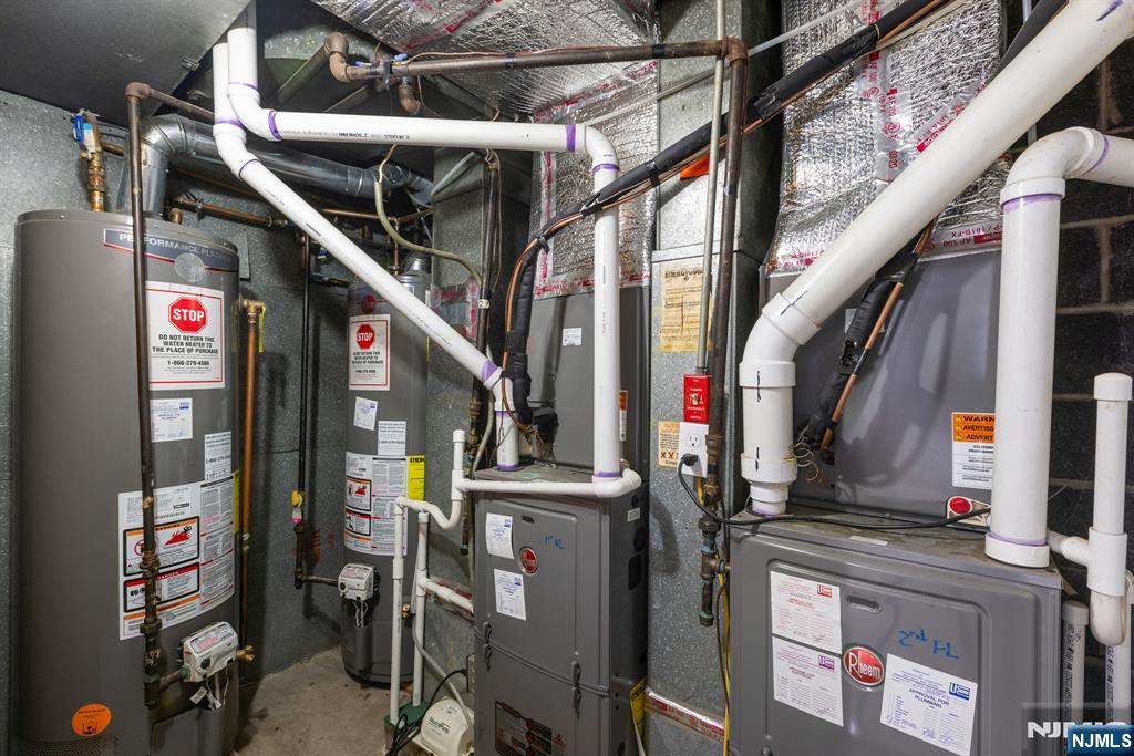 Harrison, New Jersey, 07029, United States, 6 Bedrooms Bedrooms, ,2 BathroomsBathrooms,Residential,For Sale,1992098