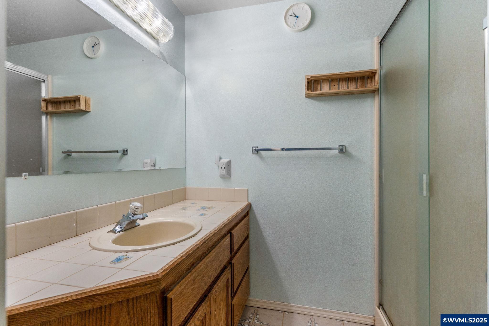 Salem, Oregon, 97306, United States, 5 Bedrooms Bedrooms, ,3 BathroomsBathrooms,Residential,For Sale,1699084