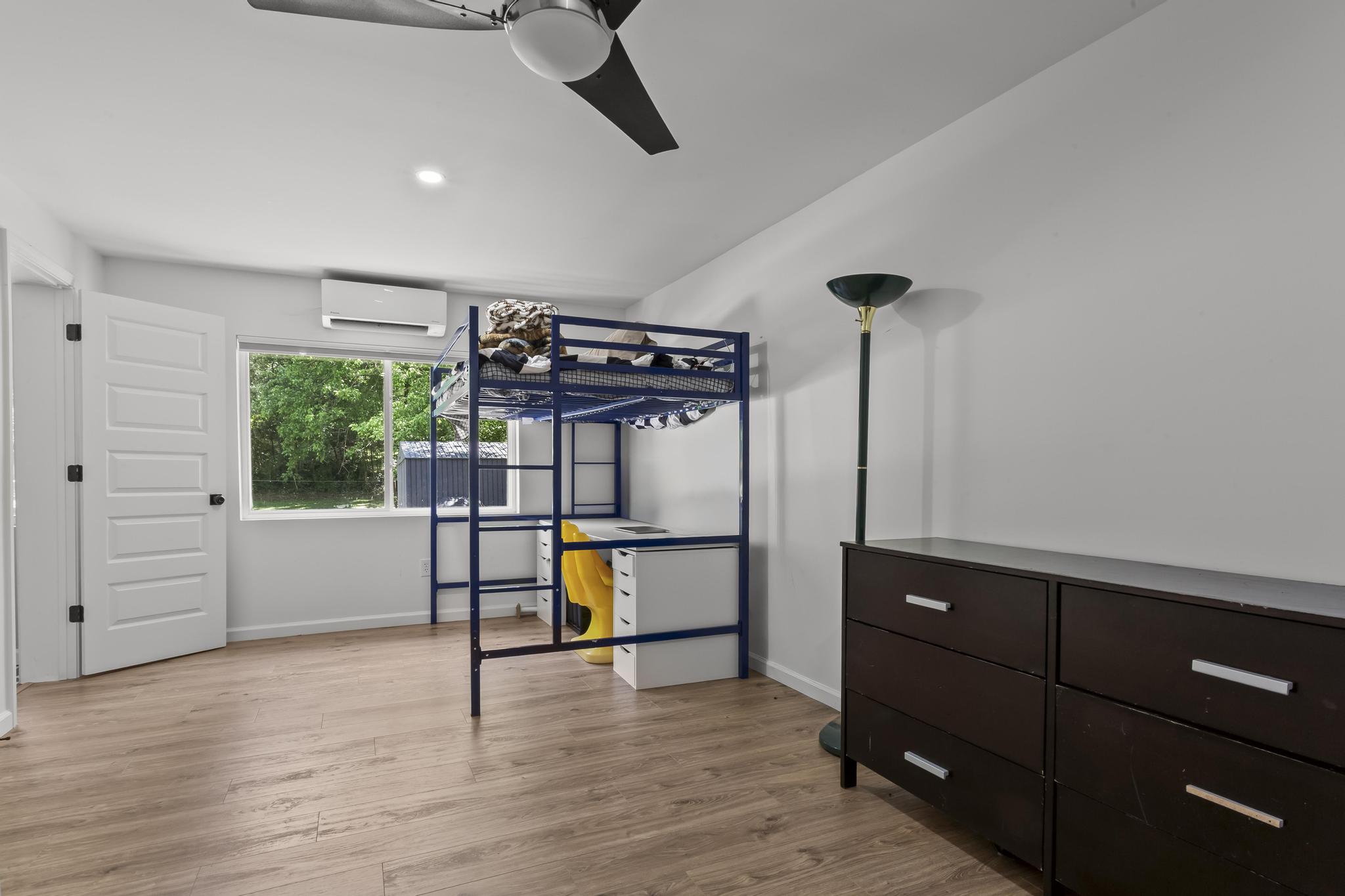  Thoughtfully Designed, Fully Renovated Home - 物件實景