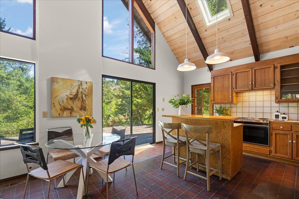 Los Gatos, California, 95033, United States, 3 Bedrooms Bedrooms, ,2 BathroomsBathrooms,Residential,For Sale,1905866