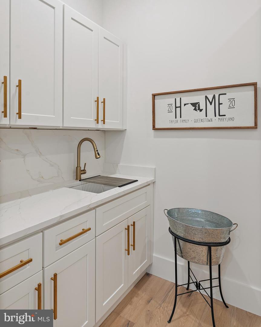 Queenstown, Maryland, 21658, United States, 5 Bedrooms Bedrooms, ,5 BathroomsBathrooms,Residential,For Sale,1907636