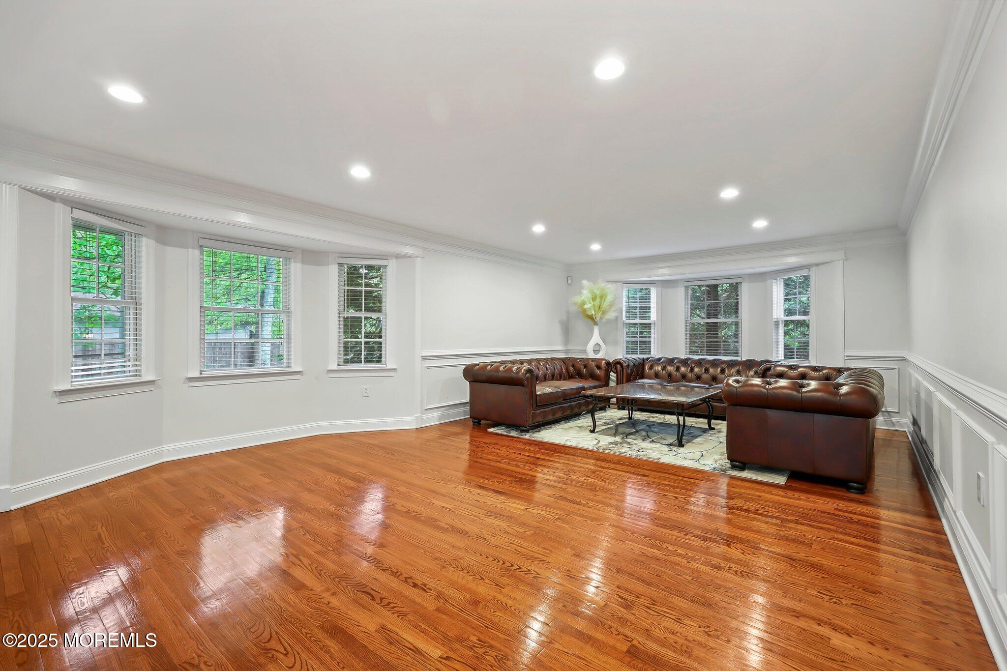 Millstone, New Jersey, 07726, United States, 5 Bedrooms Bedrooms, ,4 BathroomsBathrooms,Residential,For Sale,1804115