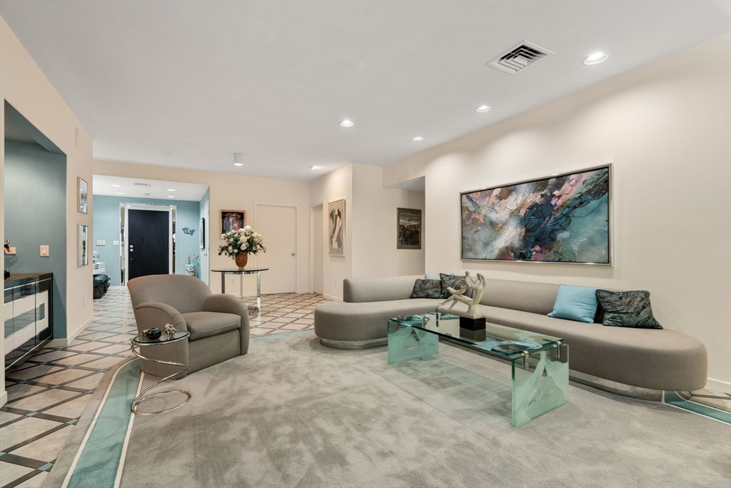 Boston, Massachusetts, 02467, United States, 2 Bedrooms Bedrooms, ,3 BathroomsBathrooms,Residential,For Sale,1940197