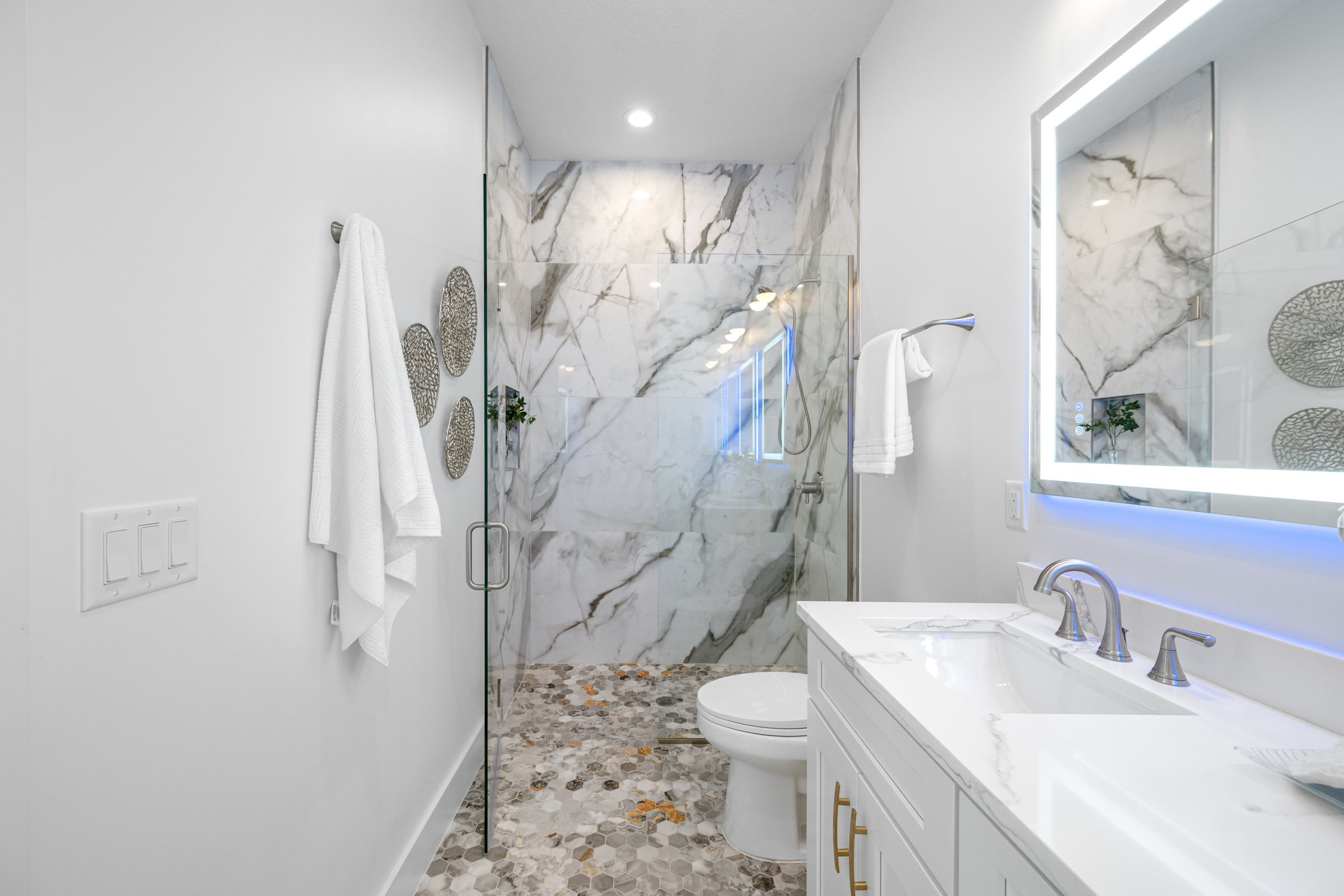 Madeira Beach, Florida, 33708, United States, 6 Bedrooms Bedrooms, ,6 BathroomsBathrooms,Residential,For Sale,1988521