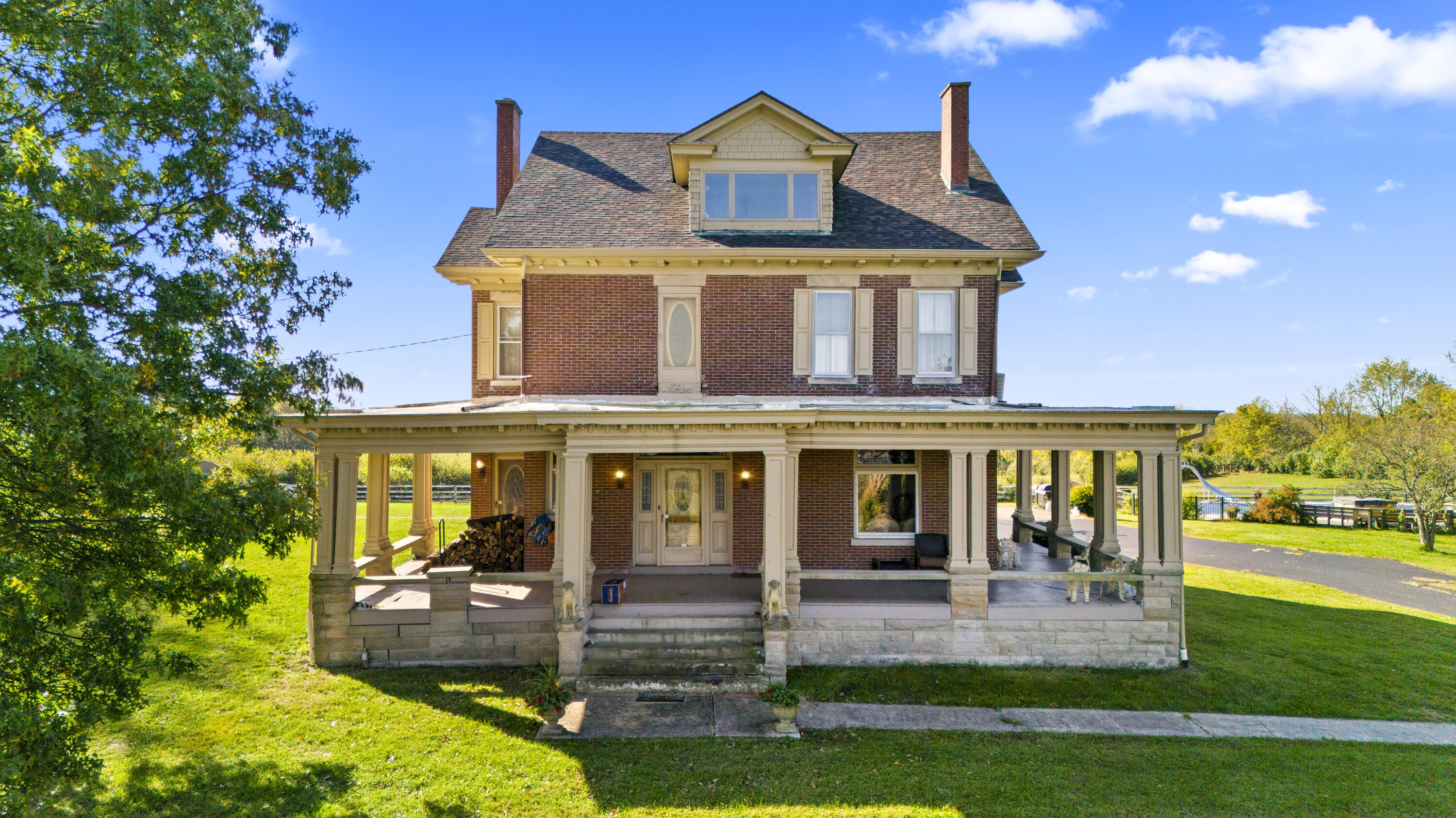 Winchester, Kentucky, 40391, United States, 3 Bedrooms Bedrooms, ,3 BathroomsBathrooms,Residential,For Sale,1992796