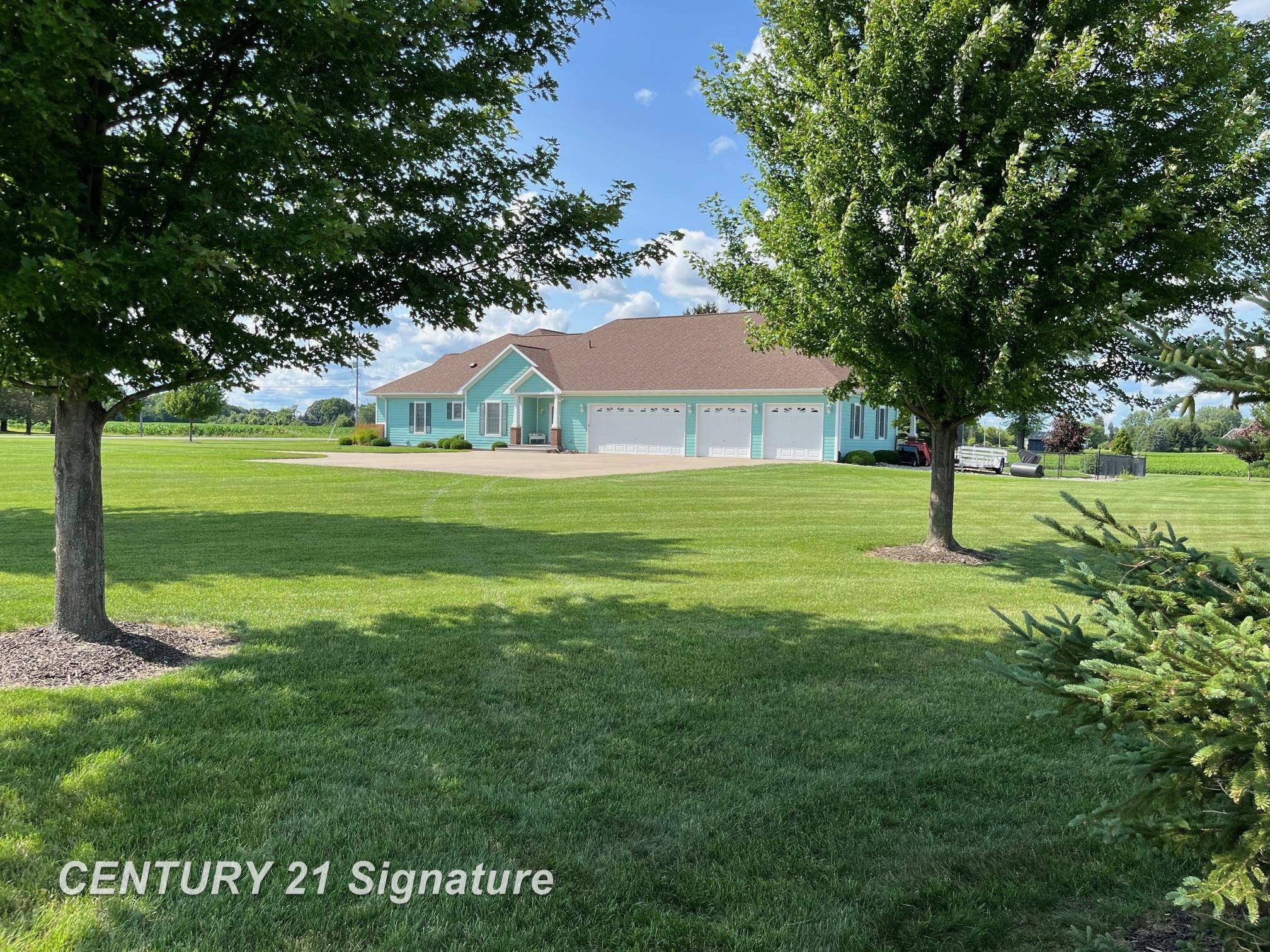 Freeland, Michigan, 48623, United States, 5 Bedrooms Bedrooms, ,4 BathroomsBathrooms,Residential,For Sale,1973671